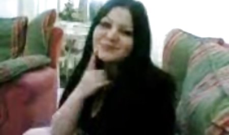Er ZU wie Seine Frau wirid sma jilbab nyepong menonton