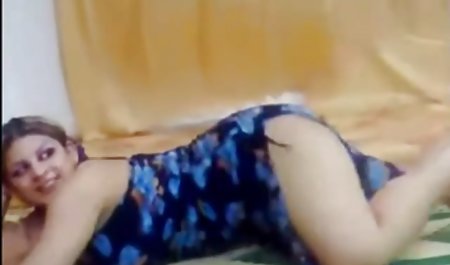 Merokok bokep hijab cantik montok Sepong 2